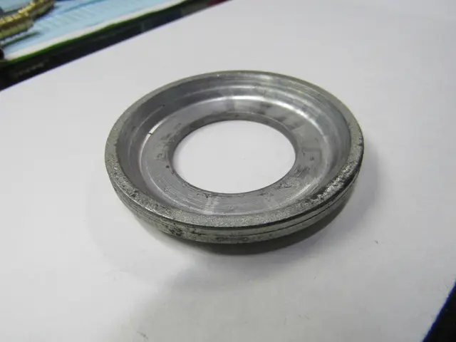Asiento embutido en aluminio — vista 4