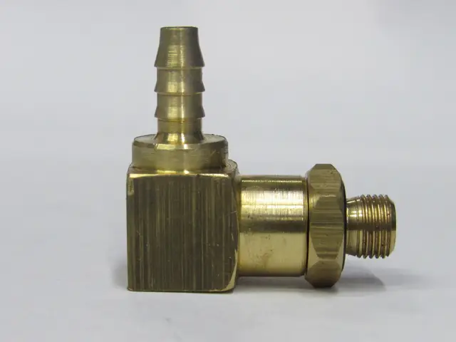 Codo en bronce con espigo