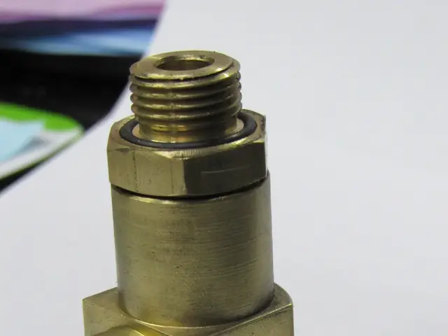 Conector en bronce con rosca hembra — vista 4