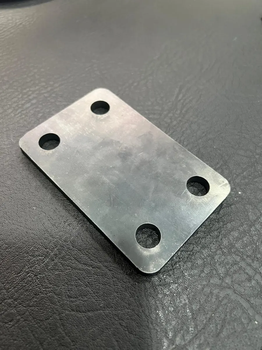 Platina de servicio perforada
