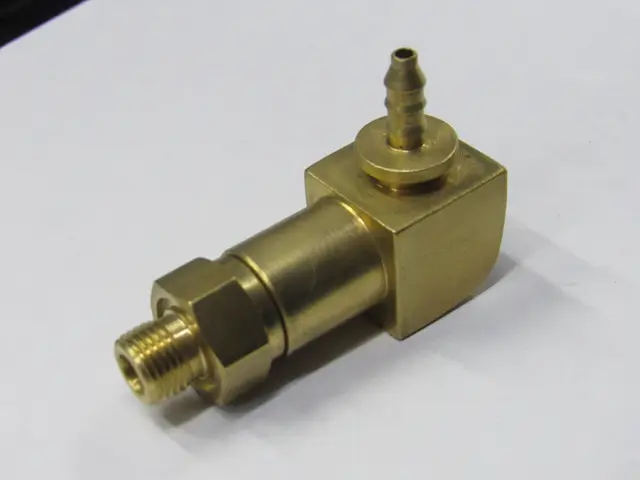Racor angular con tuerca en bronce — vista 4