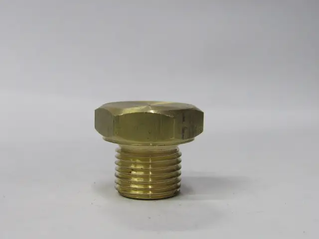 Tapón hexagonal en bronce — vista 3