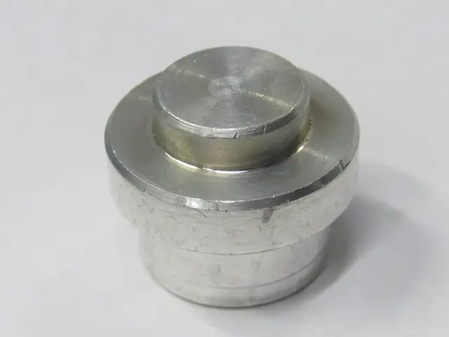 Tapón torneado en aluminio