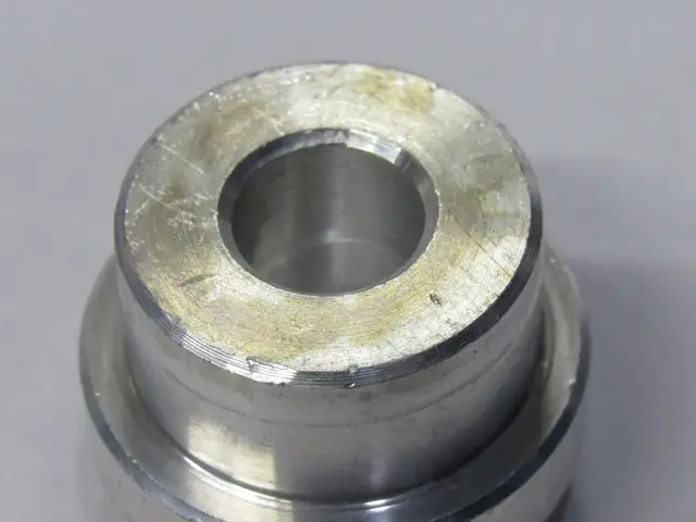 Tapón torneado en aluminio — vista 4