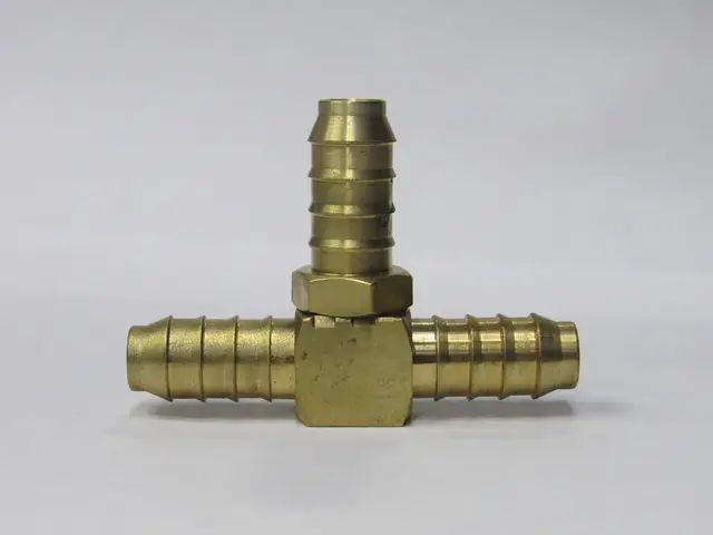 Te para manguera en bronce — vista 3
