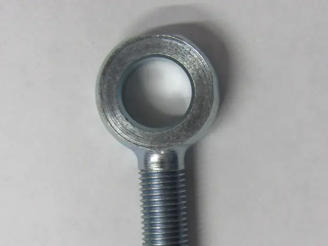 Tornillo de ojo roscado — vista 3
