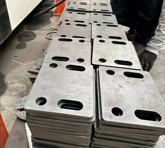 Lote de platinas cortadas y perforadas